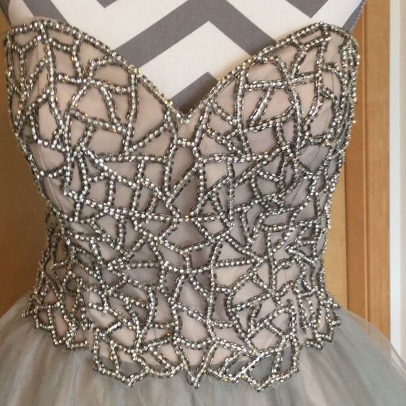 TERANI PROM dress absolutely beautiful NWT - Picture 5 of 10